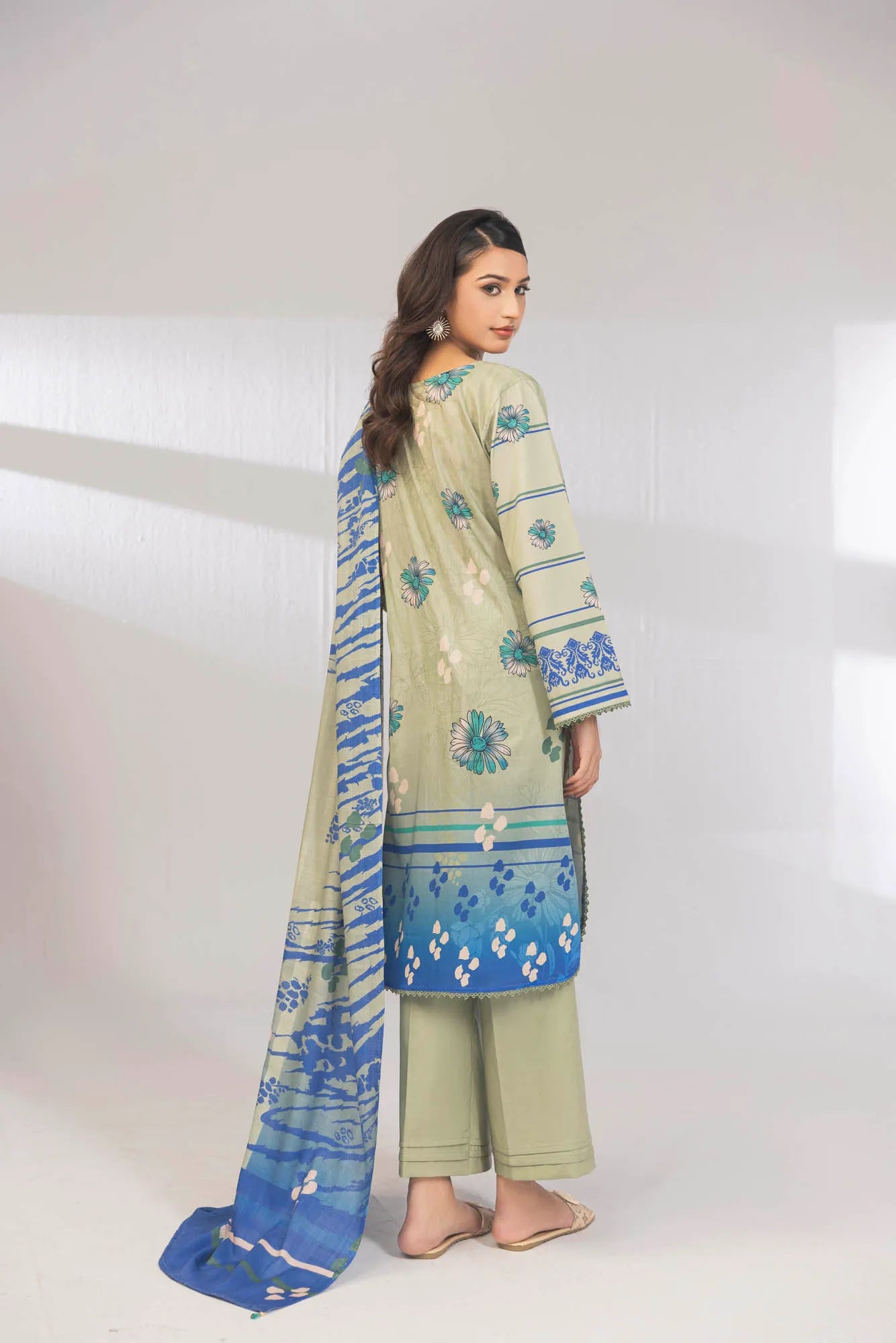 3 Piece Unstitched Printed Lawn Suit | KL110 - Becklace