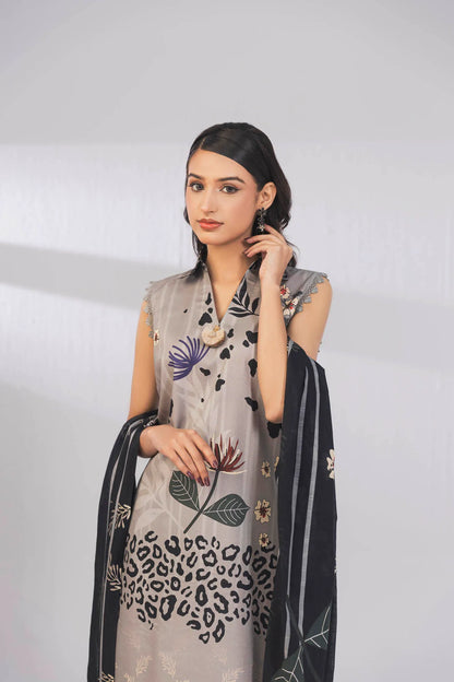3 Piece Unstitched Printed Lawn Suit | KL107 - Becklace