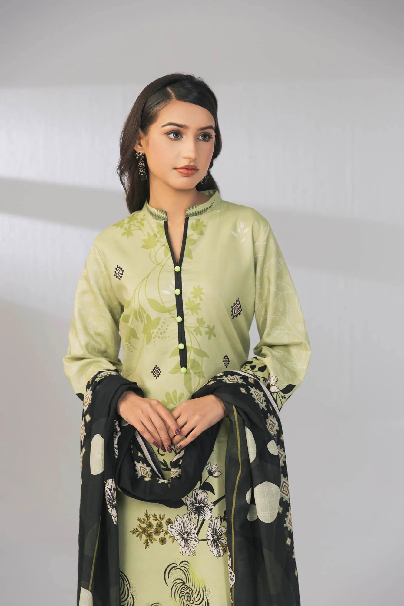 3 Piece Unstitched Printed Lawn Suit | KL109 - Becklace