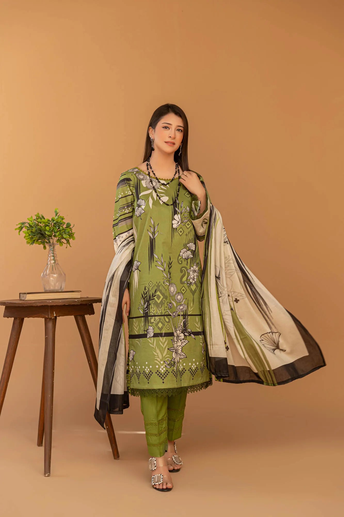 3 Piece Unstitched Printed Lawn Suit | KL115 - Becklace