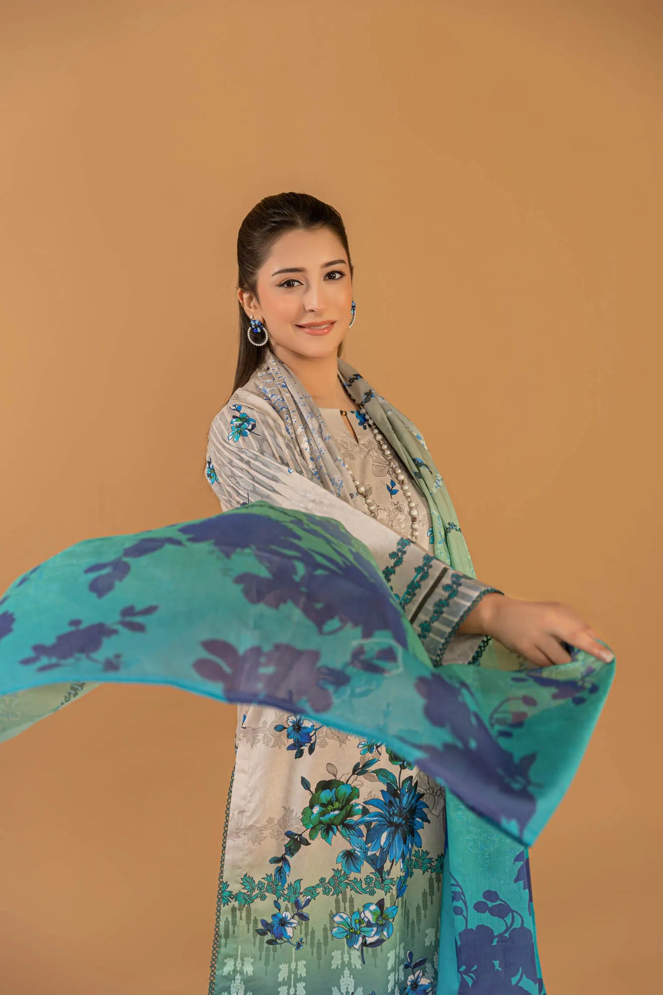 3 Piece Unstitched Printed Lawn Suit | KL116 - Becklace