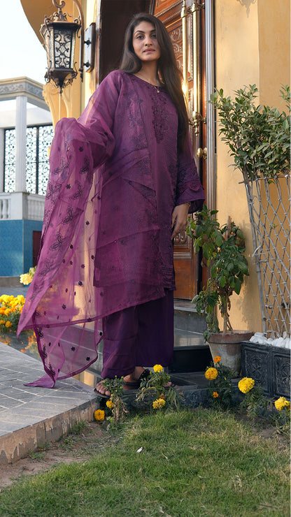 Elegant Organza 3-Piece Suit – Timeless Luxury & Grace (Purple)